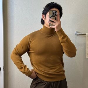 Club Monaco Men's Brown Turtleneck Sweater